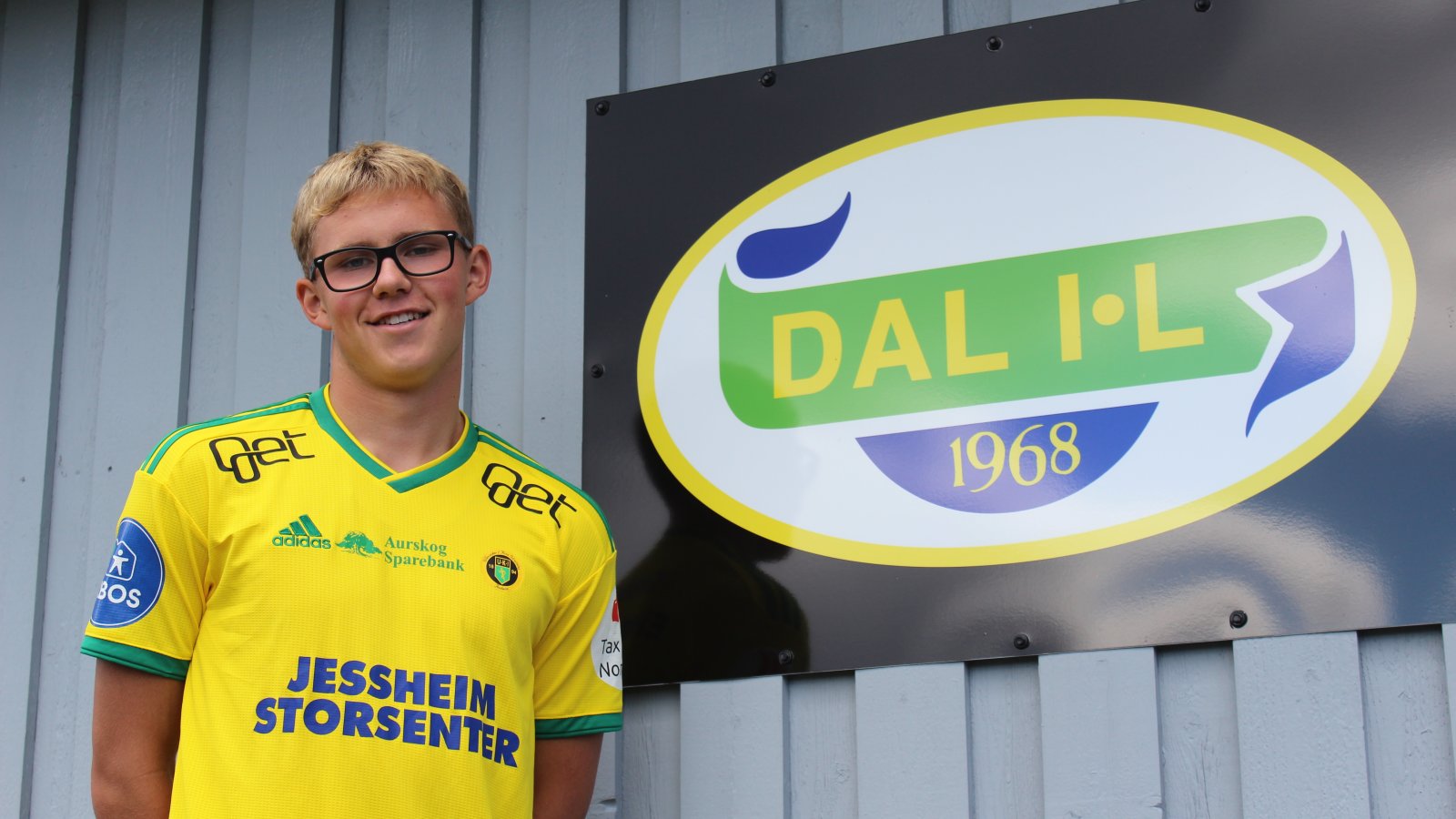 HOS MODERKLUBBEN: Sebastian Stokke signerte sin første proffkontrakt med Ull/Kisa Fotball hos moderklubben Dal IL, som han spilte i til og med året han fylte 13. FOTO: Eivind Garberg Bjerke, EUB