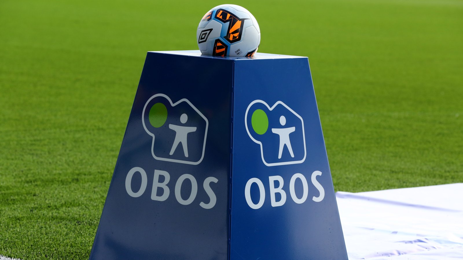 Kampballen i den 3. serierunden i OBOS-ligaen, mellom Ull/Kisa og Strømmen på Jessheim stadion.